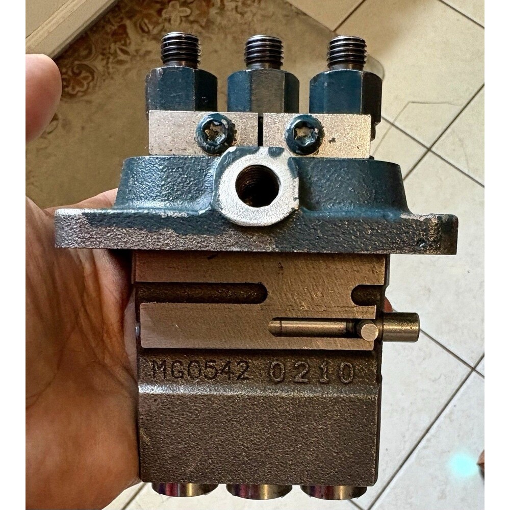 Kubota Fuel Injection Pump 1G723-51012 / 1G723-51010 – Brand New